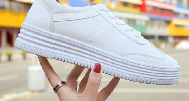 Simak 3 Cara Mencuci Sepatu Putih Agar Tidak Kuning